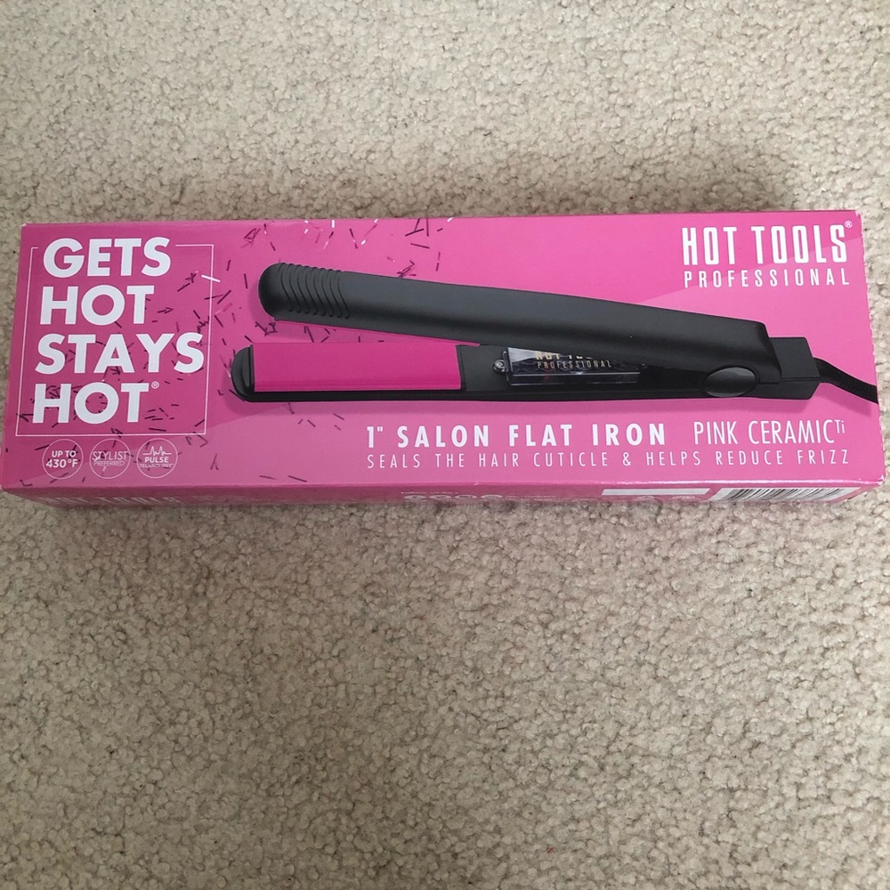 NWT Hot Tools Professional 1” Flat Iron
